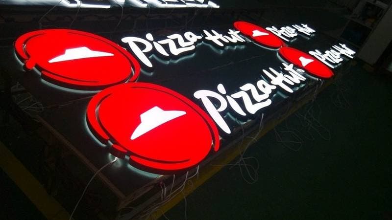 حروف پلاستیک در تابلوسازی